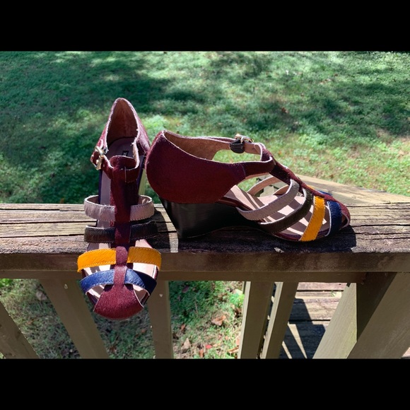 NWOT Cowhide Multi-Strap Wedge Heels - Picture 7 of 12